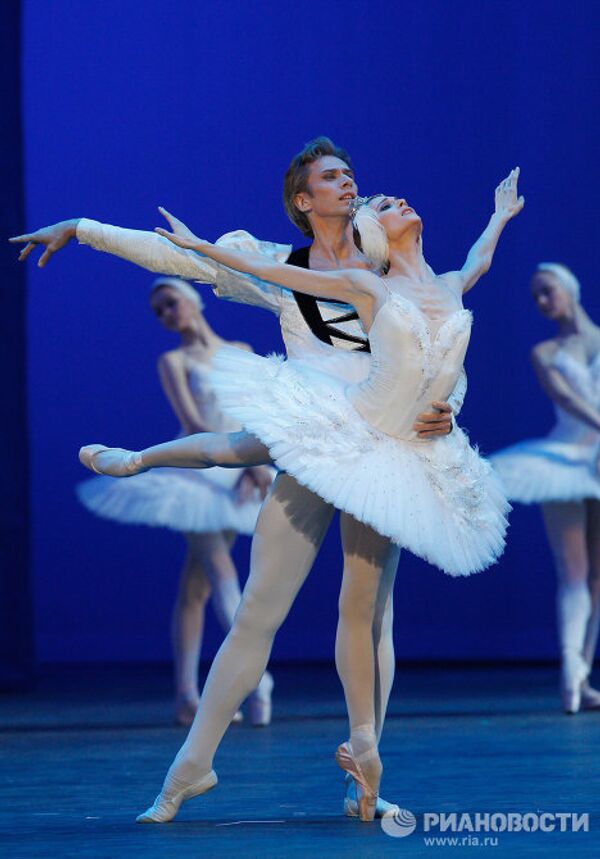 Artistas del Bolshoi regresan al mítico escenario - Sputnik Mundo