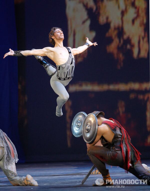 Artistas del Bolshoi regresan al mítico escenario - Sputnik Mundo