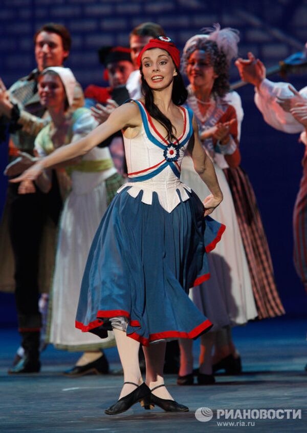 Artistas del Bolshoi regresan al mítico escenario - Sputnik Mundo