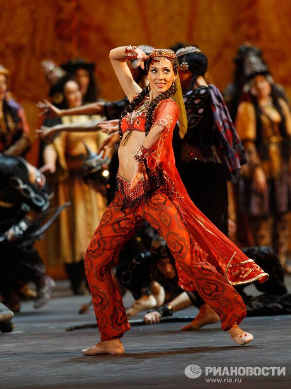 Artistas del Bolshoi regresan al mítico escenario - Sputnik Mundo