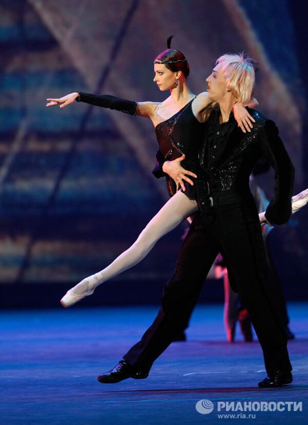 Artistas del Bolshoi regresan al mítico escenario - Sputnik Mundo