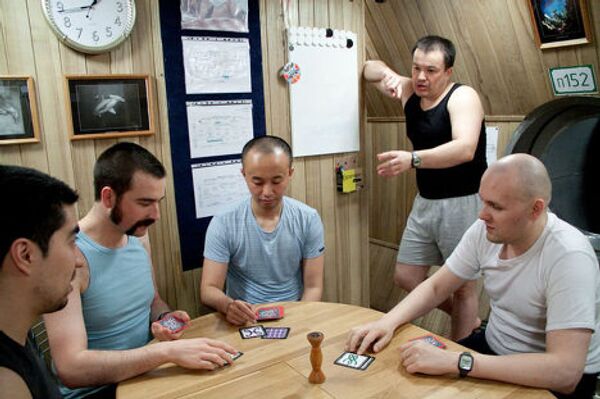 Marte-500. Voluntarios simulan viaje a Marte de 520 días - Sputnik Mundo