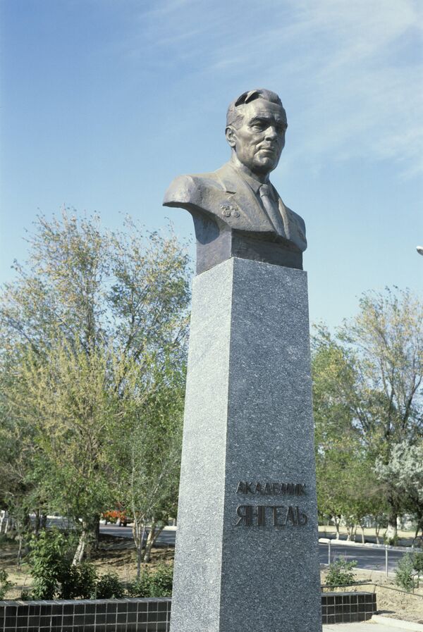 Mijaíl Yánguel Mijaíl Yánguel - Sputnik Mundo