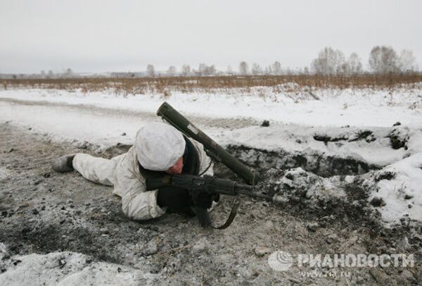 Entrenamiento invernal para los oficiales del Ejército ruso - Sputnik Mundo