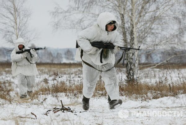 Entrenamiento invernal para los oficiales del Ejército ruso - Sputnik Mundo