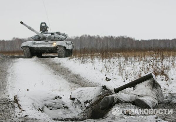 Entrenamiento invernal para los oficiales del Ejército ruso - Sputnik Mundo