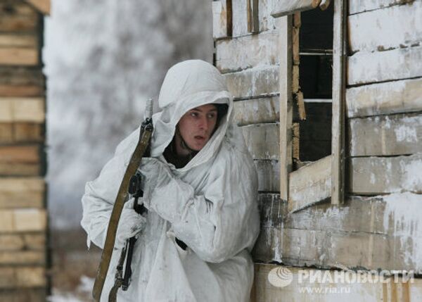 Entrenamiento invernal para los oficiales del Ejército ruso - Sputnik Mundo