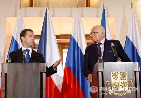 El presidente y la primera dama de Rusia visitan la República Checa El presidente y la primera dama de Rusia visitan la República Checa - Sputnik Mundo