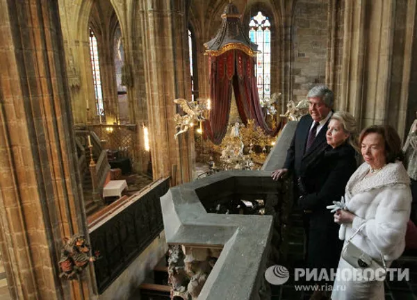 El presidente y la primera dama de Rusia visitan la República Checa El presidente y la primera dama de Rusia visitan la República Checa - Sputnik Mundo