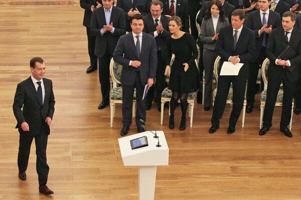 Medvédev se pronuncia por cambiar el sistema político existente en Rusia - Sputnik Mundo