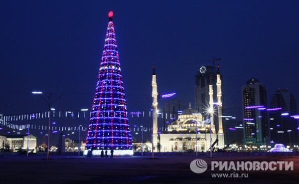 Espíritu festivo ilumina las ciudades del mundo - Sputnik Mundo