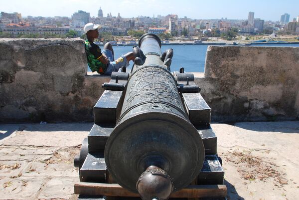 Cuba recibirá con salvas de artillería el Año Nuevo y el aniversario de la Revolución - Sputnik Mundo