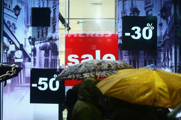 La temporada de rebajas de invierno arranca en Italia - Sputnik Mundo