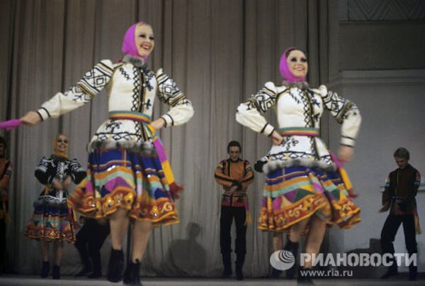 Conjunto de Danza Moiséyev, guardián de tradiciones folklóricas  - Sputnik Mundo