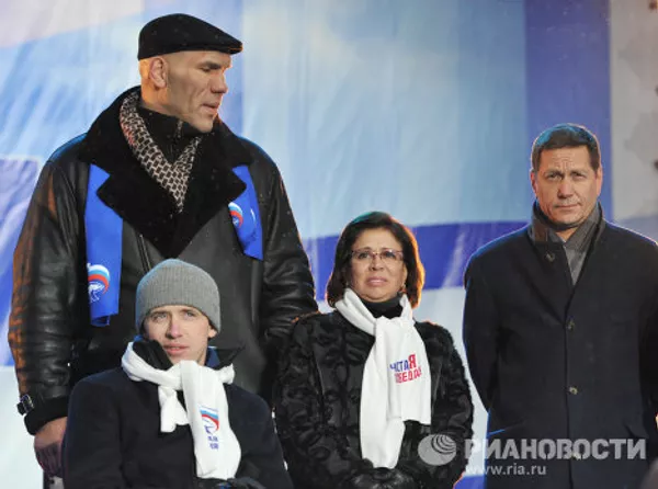 Partidarios de Putin celebran un mitin en Moscú Partidarios de Putin celebran un mitin en Moscú - Sputnik Mundo