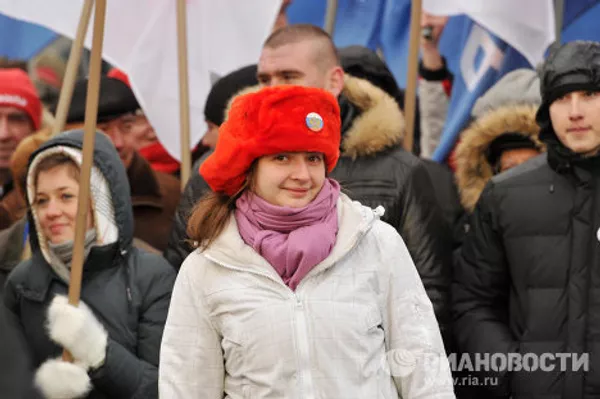 Partidarios de Putin celebran un mitin en Moscú Partidarios de Putin celebran un mitin en Moscú - Sputnik Mundo