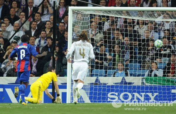 El Real Madrid derrota al CSKA por 4-1 para avanzar a cuartos de final de la Champions El Real Madrid derrota al CSKA por 4-1 para avanzar a cuartos de final de la Champions - Sputnik Mundo