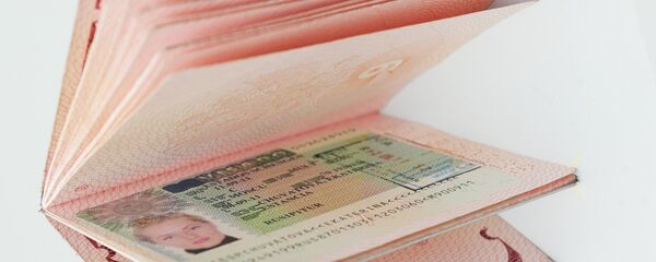 Испанская виза в паспорте гражданина РФ - Sputnik Mundo