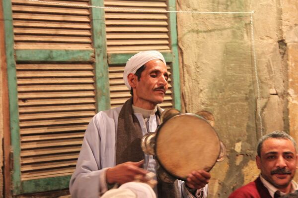 Festejos en El Cairo por el día del nacimiento del imán Husein - Sputnik Mundo