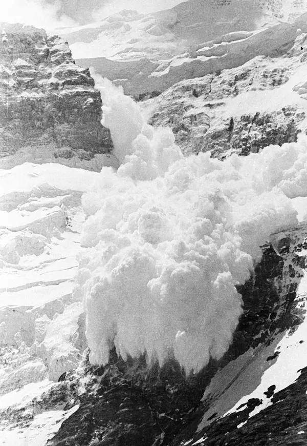 Más de un centenar de militares paquistaníes sepultados por un alud de nieve - Sputnik Mundo