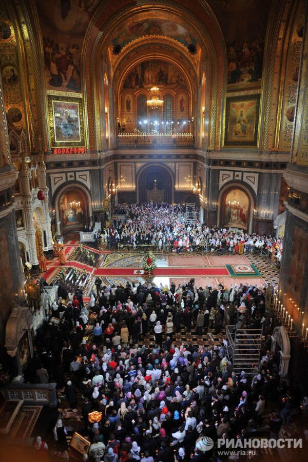 Misa de Pascua en la catedral de Cristo Salvador de Moscú - Sputnik Mundo