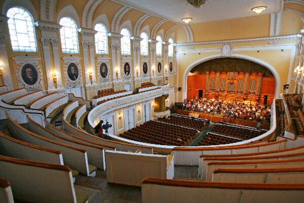 La Gran Sala del Conservatorio de Moscú. Archivo - Sputnik Mundo