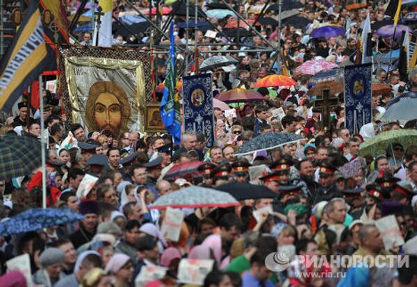 Rogativa para defender a la Iglesia y a la fe frente a la Catedral de Cristo el Salvador en Moscú - Sputnik Mundo