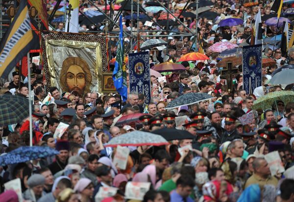 Rogativa para defender a la Iglesia y a la fe frente a la Catedral de Cristo el Salvador en Moscú - Sputnik Mundo