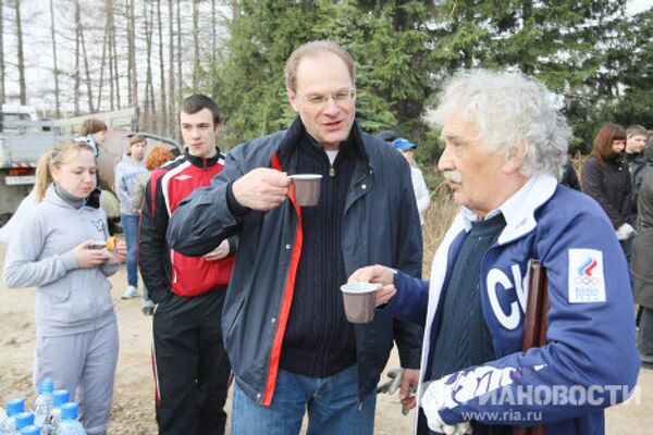 Jornada de trabajo voluntario en ciudades de Rusia - Sputnik Mundo