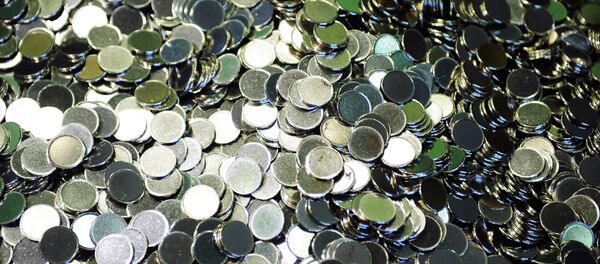 Fabricación de monedas en la Casa de Moneda de Moscú (Archivo) - Sputnik Mundo