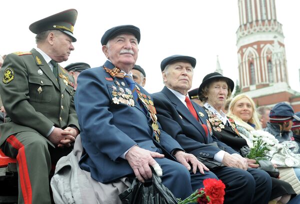 Desfile del Día de la Victoria en la Plaza Roja - Sputnik Mundo