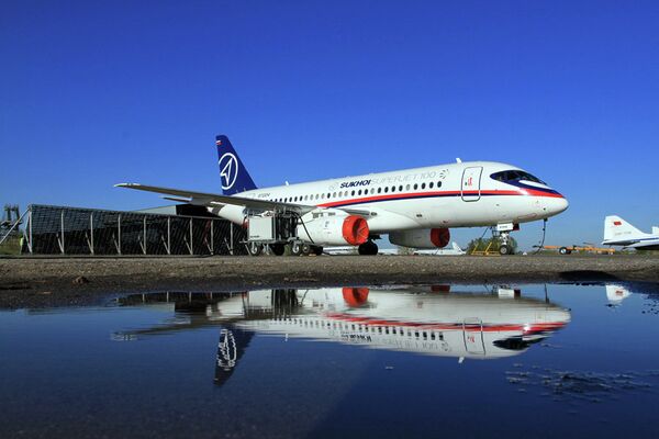 El avión Sukhoi Superjet-100 (SSJ-100)  - Sputnik Mundo