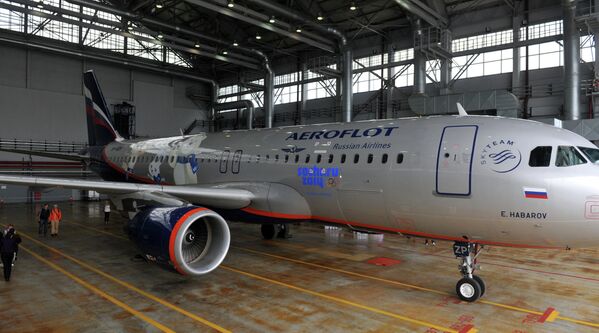 Aeroflot presenta avión con símbolos de los Juegos Olímpicos de Sochi 2014 - Sputnik Mundo