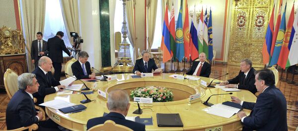 La reunión de los líderes de países miembros de OTSC en Kremlín (Archivo) La reunión de los líderes de países miembros de OTSC en Kremlín (Archivo) - Sputnik Mundo