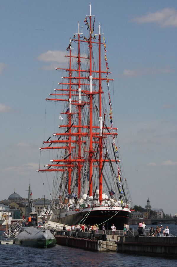 El velero ruso Sedov inicia la vuelta al mundo - Sputnik Mundo