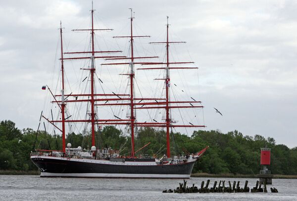 El velero ruso Sedov inicia la vuelta al mundo - Sputnik Mundo