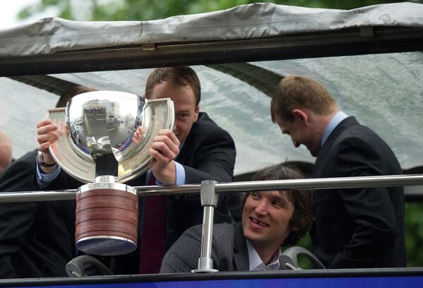 Moscú celebra con “Desfile de los campeones” la victoria de Rusia en el mundial de hockey - Sputnik Mundo