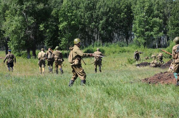 Clubes histórico-militares rusos reconstruyen episodios de la guerra contra Alemania nazi - Sputnik Mundo