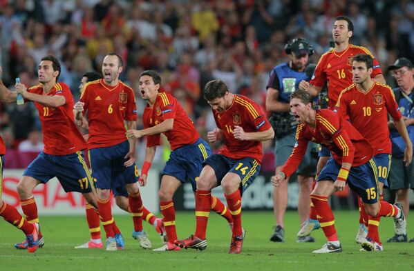 España avanza a la final de la Eurocopa-2012 España avanza a la final de la Eurocopa-2012 - Sputnik Mundo