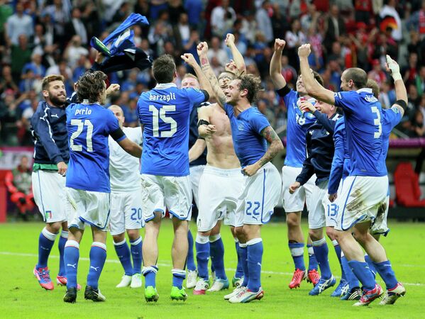 Italia gana a Alemania y pasa a la final de Eurocopa 2012  - Sputnik Mundo