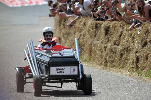 Carreras de carros artesanales Soapbox Race en Moscú - Sputnik Mundo