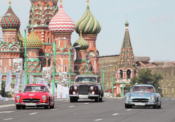 Las carreras Moscow City Racing al lado del Kremlin de Moscú - Sputnik Mundo