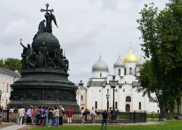 El Kremlin de Nóvgorod, joya de la arquitectura medieval rusa - Sputnik Mundo