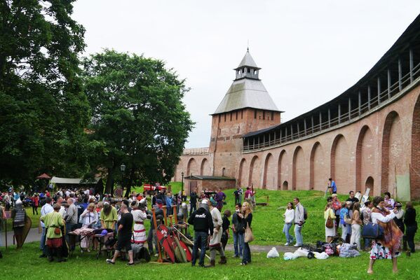 El Kremlin de Nóvgorod, joya de la arquitectura medieval rusa - Sputnik Mundo