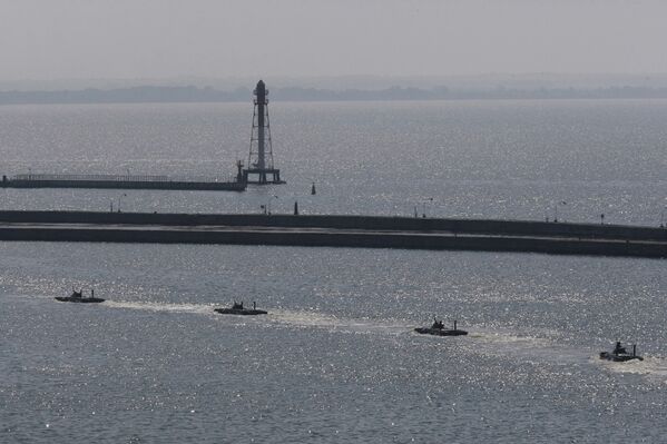 Rusia celebra el Día de la Armada con desfiles navales en principales puertos - Sputnik Mundo