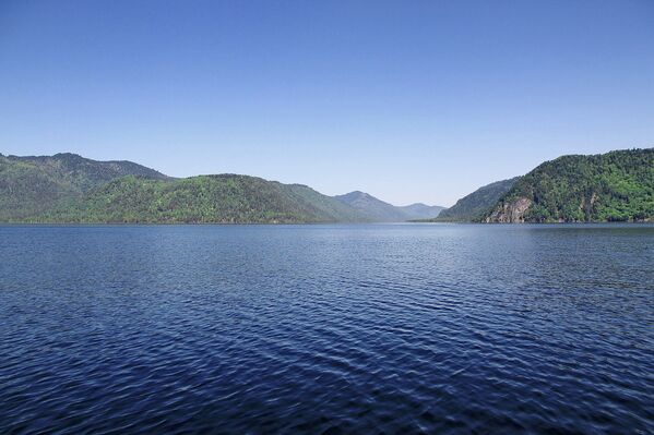 El lago Telétskoye es la perla de los montes rusos de Altái - Sputnik Mundo