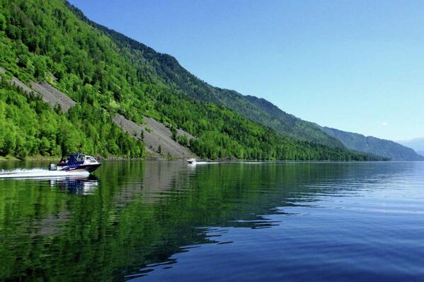 El lago Telétskoye es la perla de los montes rusos de Altái - Sputnik Mundo