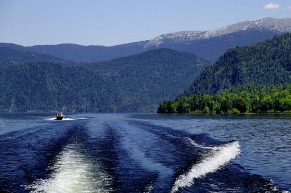 El lago Telétskoye es la perla de los montes rusos de Altái - Sputnik Mundo