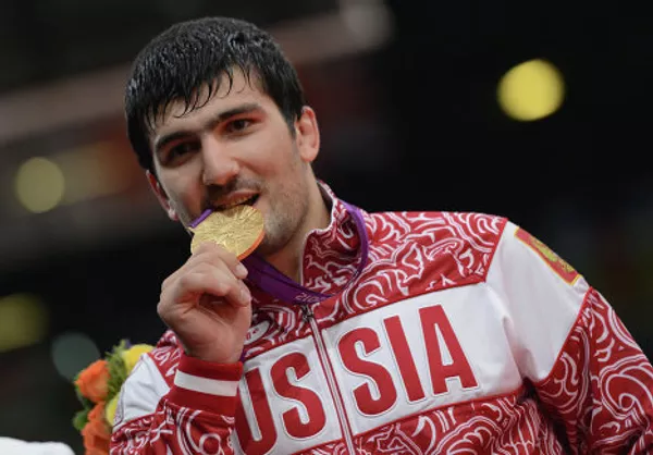 Judoca Taguir Jaibuláev, ganador del tercer oro olímpico de Rusia en Londres 2012 Judoca Taguir Jaibuláev, ganador del tercer oro olímpico de Rusia en Londres 2012 - Sputnik Mundo