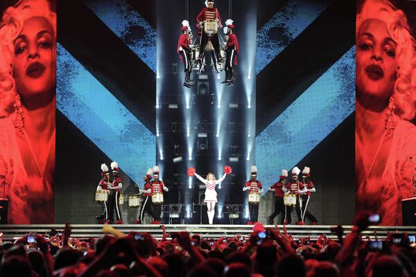 Madonna llega a Moscú con su nueva gira MDNA  - Sputnik Mundo